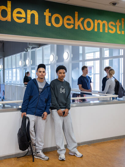 Studenten Techniek college chillen