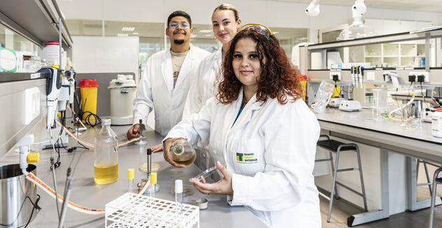 Wil je een laboratorium opleiding volgen? Bij Laboratorium leer je alles over werken in een laboratorium.