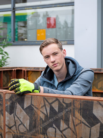student timmerman aan het werk