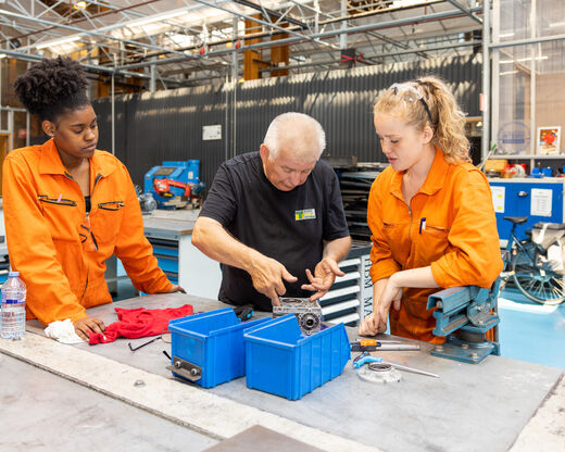 Studenten krijgen instructie